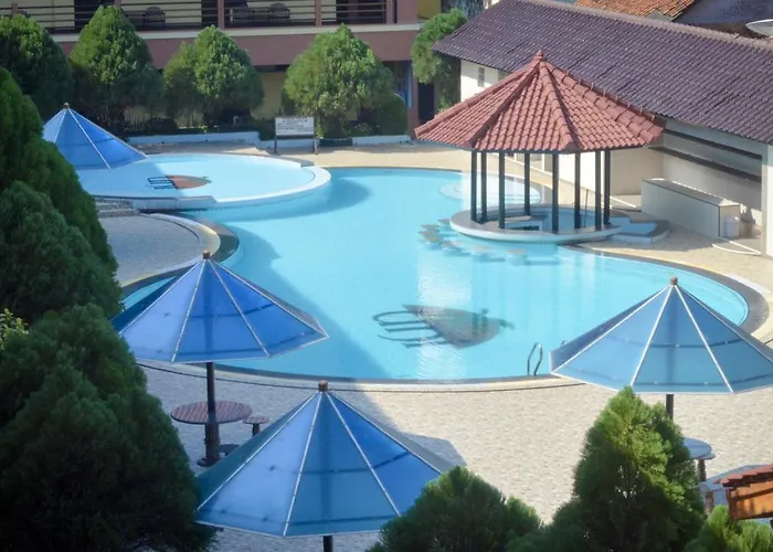 Uni Beach Hotel