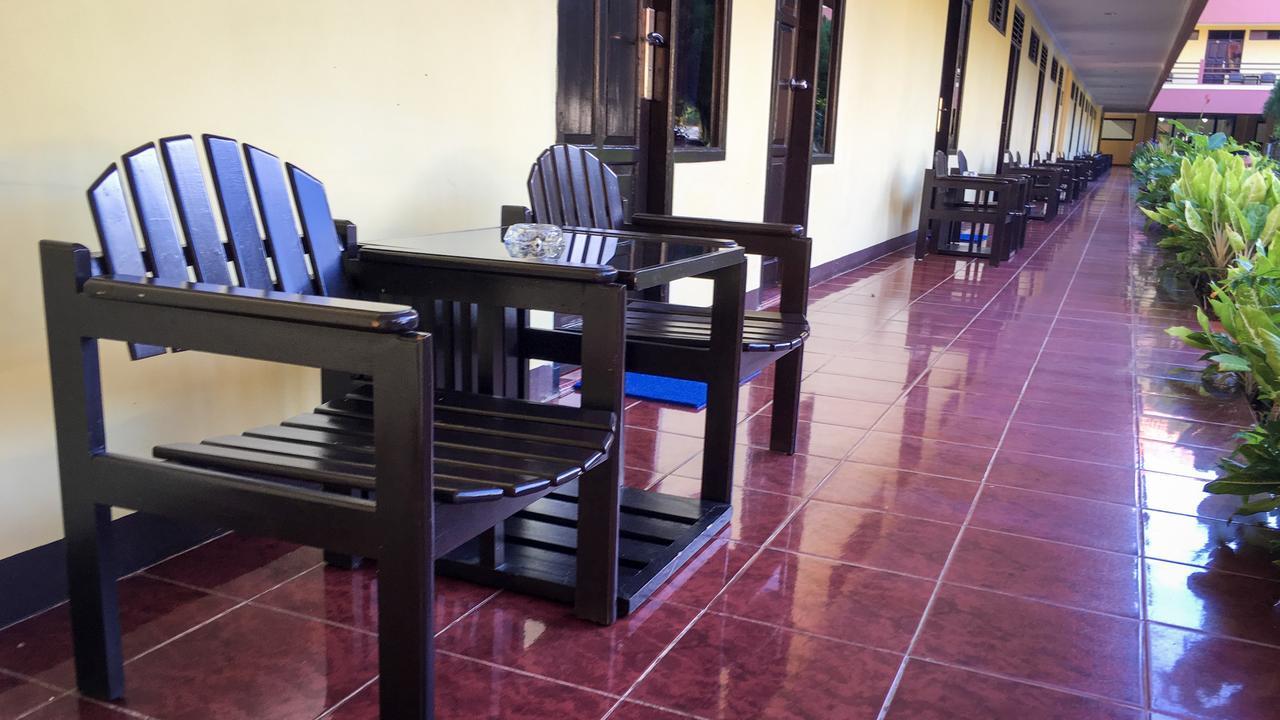 Hotel Uni 2*